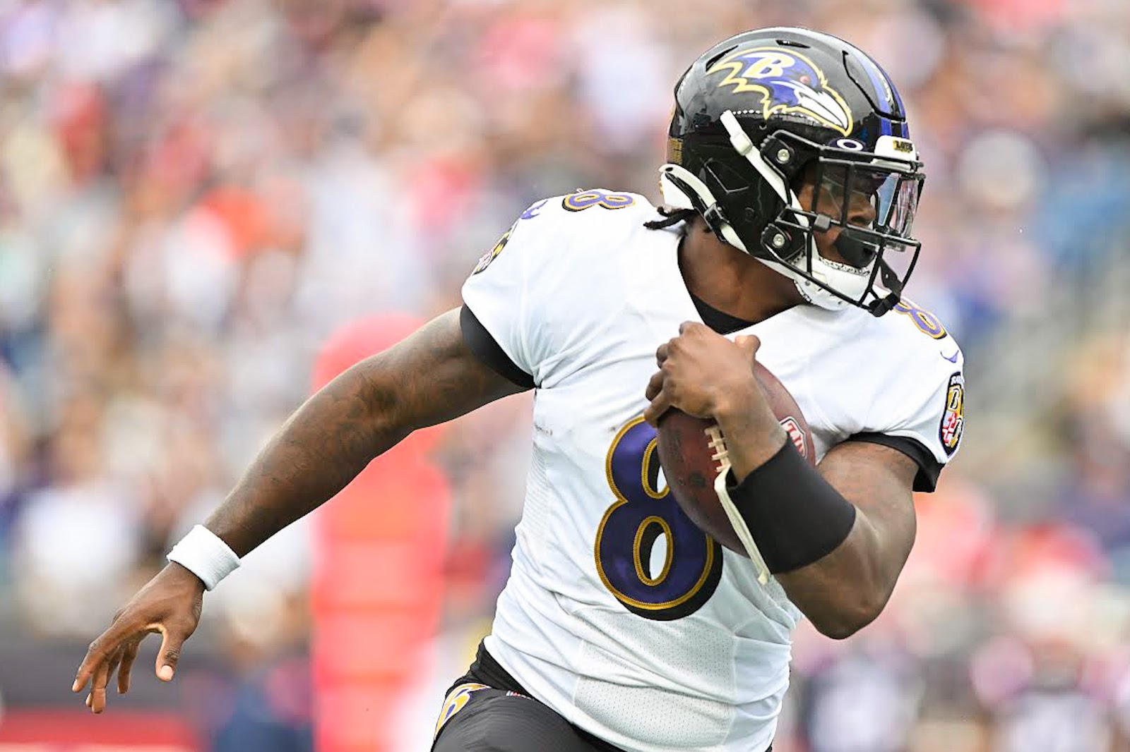 Lamar Jackson gains new distinction as he leads Ravens to playoffs